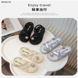 Sandal quai chéo đính ngọc dễ thương -sỉ  Sz 23-28 : 130k            Sz 29-35 : 137k