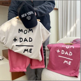 ÁO THUN IN CHỮ MOM + DAD=ME-sỉ 115k/chiếc