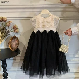 ĐẦM VOAN TIỂU THƯ CỔ VUÔNG-Sỉ 245k