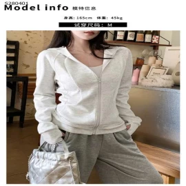 Áo khoác thể thao nữ  len kiểu cardigan -  279,000