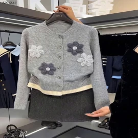 Chiếc áo len hoa nổi đỉnh - sỉ 164k