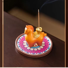 SET  “chúc bạn 8386” gồm 1 đĩa + 1 đế hương ngựa bíu mụp đitch + 3 ống hương  - sỉ 120k