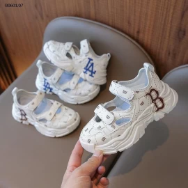 GIÀY QUAI DÁN THOÁNG KHÍ CHO BÉ YÊU -Giá sỉ  sz 22-31 :   179k sz 32-36 :  190k