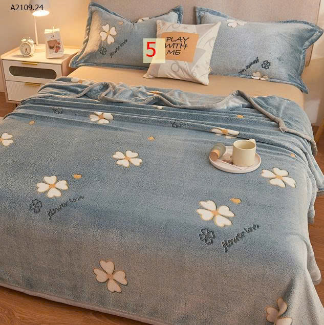 MÀU