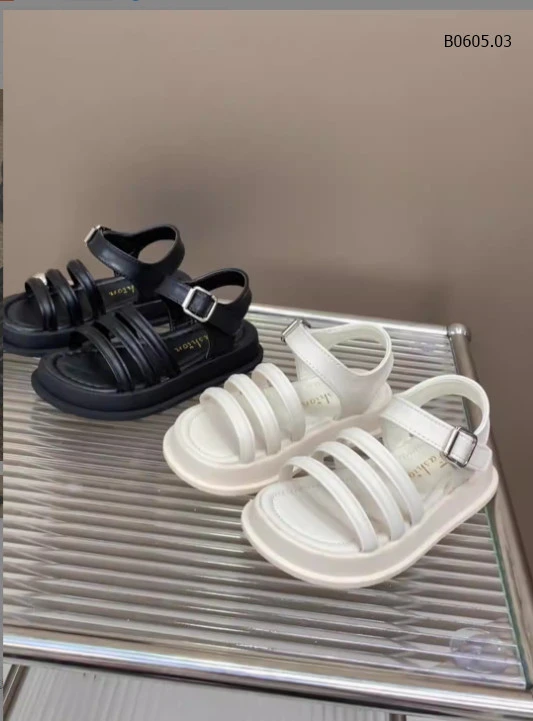 SANDAL QUAI NGANG CHO BG-sỉ Sz 26-30 : 123k/đôi             Sz 31-36 : 130k/đôi 