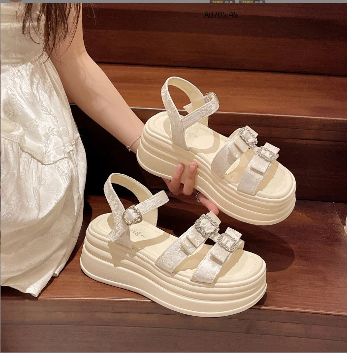 Sandal đế bánh mỳ -sỉ 185k/đôi 