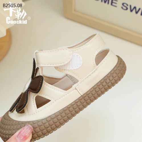 SANDAL HOA CHO BÉ GÁI - Si size 22-26: 120k     Size 27-31: 130K