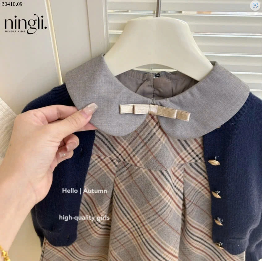 Set cardigan than mix váy kẻ cổ sen cho bé -sỉ Set : 229k            Áo : 127k           Váy : 116k 