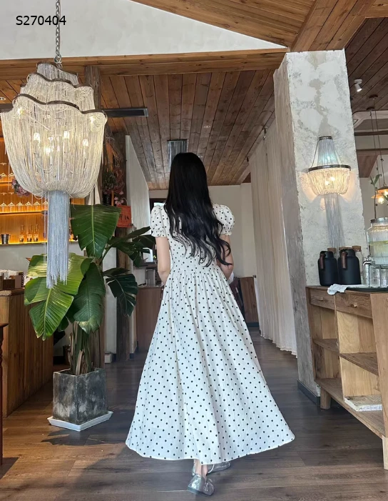 VÁY CHẤM BI DÁNG DÀI 395K