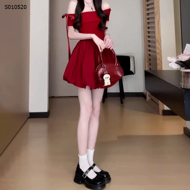 VÁY TRỄ VAI DÁNG BÍ NGẮN