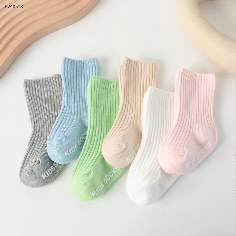 SET 3 ĐÔI TẤT CHO BÉ   - Sỉ 59k/1 set 3 đôi phân biệtmàu trai/ gái 