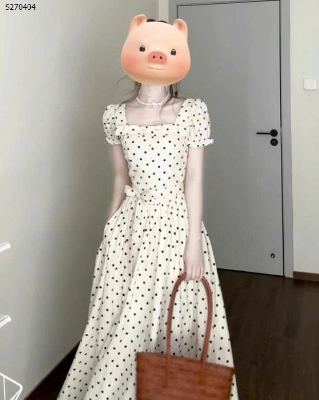 Váy tay bồng cao cấp kiểu Pháp cổ vuông chấm bi giá 405,000