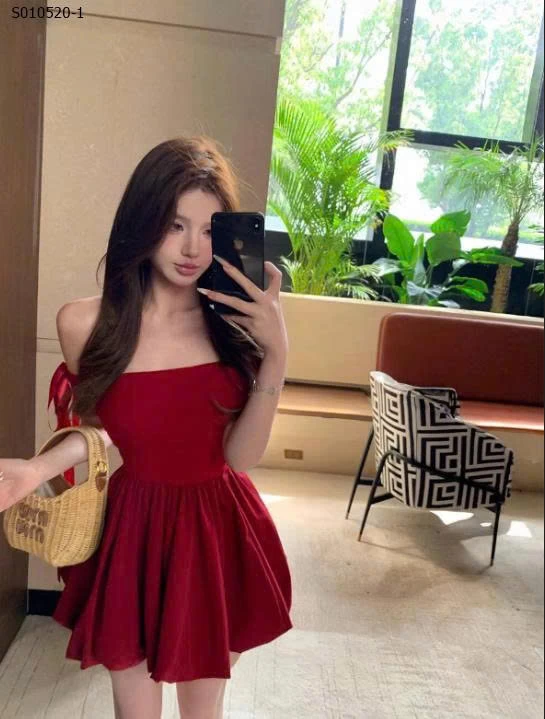 Váy bí ngắn trễ vai một bên vai phong cách Hepburn cho nữ - 410,000