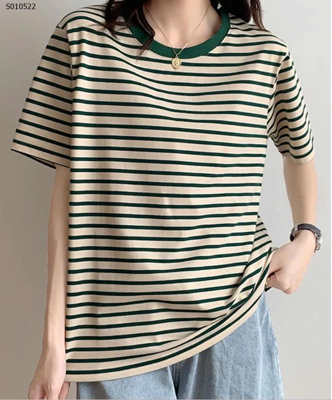 Áo phông kẻ sọc cổ tròn - 165,000