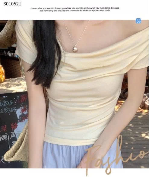 Áo cổ đổ tay lỡ nữ - 155,000