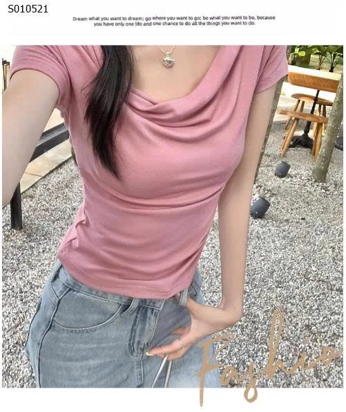 Áo cổ đổ tay lỡ nữ - 155,000