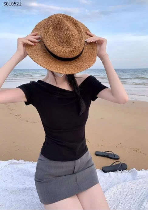 Áo cổ đổ tay lỡ nữ - 155,000