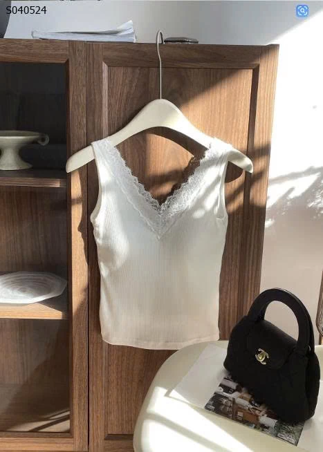 Áo ren cổ V có đệm ngực - 150,000
