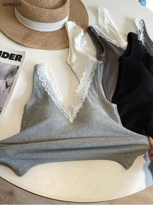 Áo ren cổ V có đệm ngực - 150,000