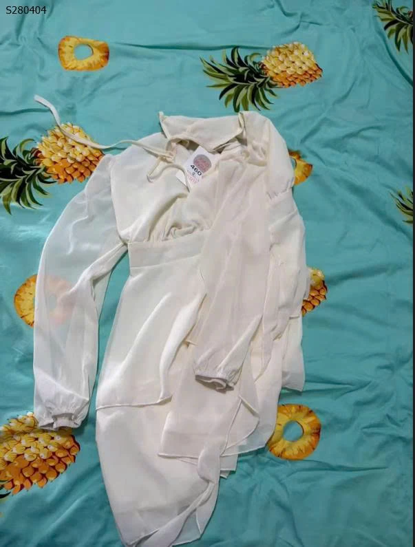 Váy cố yếm đính đá eo thon váy ngắn voan - 260,000