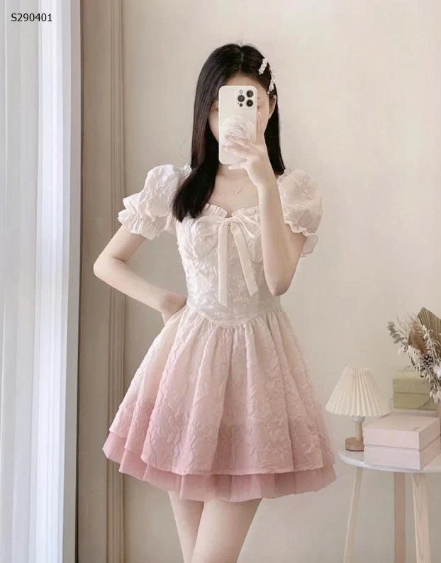 Váy cổ vuông tay bồng loang màu- 525,000