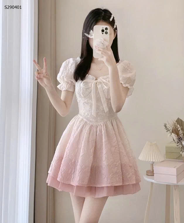 Váy cổ vuông tay bồng loang màu- 525,000