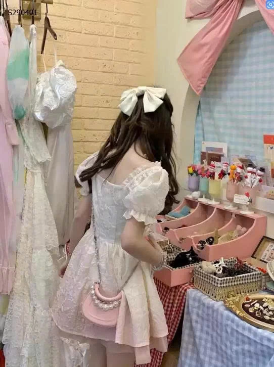 Váy cổ vuông tay bồng loang màu- 525,000