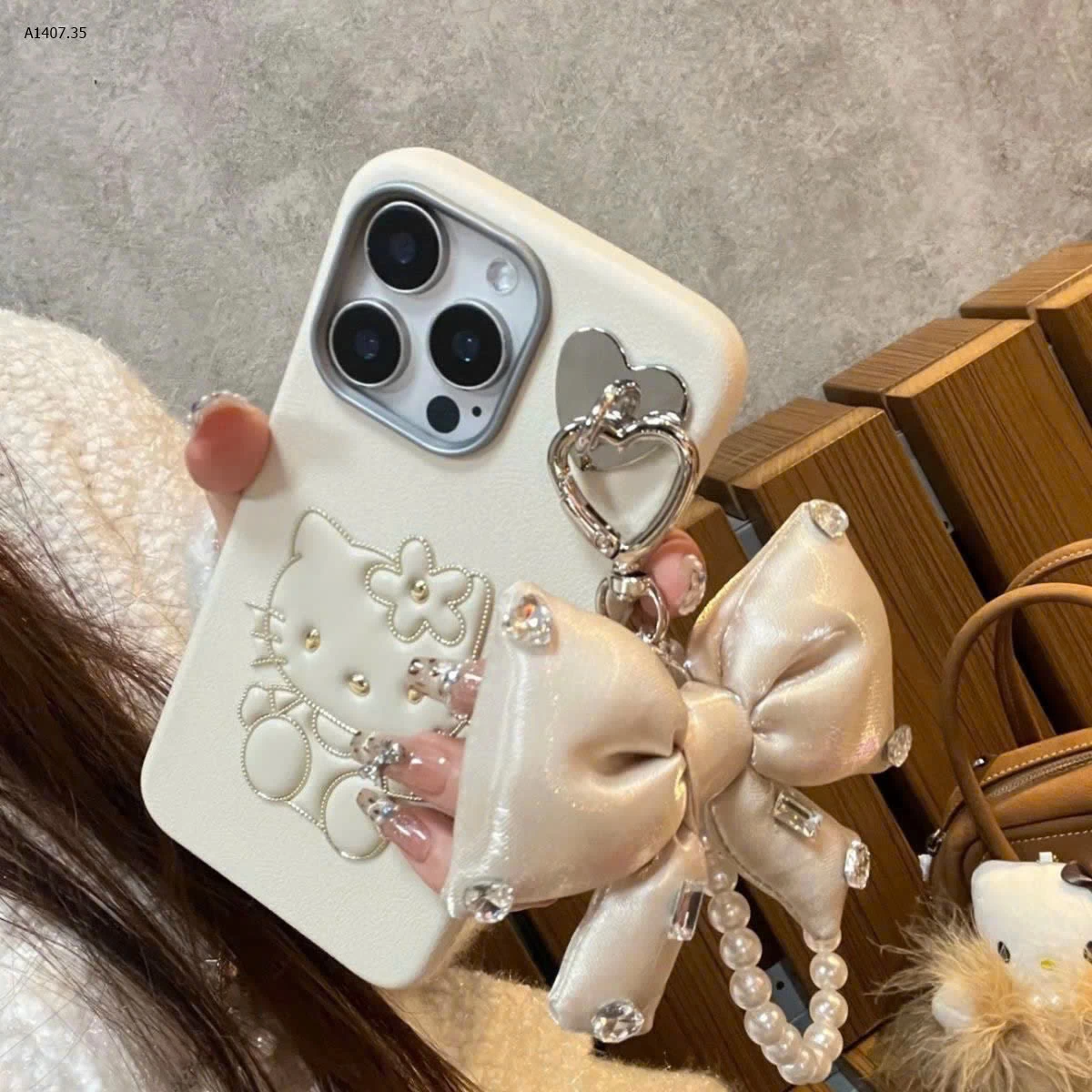 ỐP ĐIỆN THOẠI KÈM CHARM NƠ   - sỉ 90k