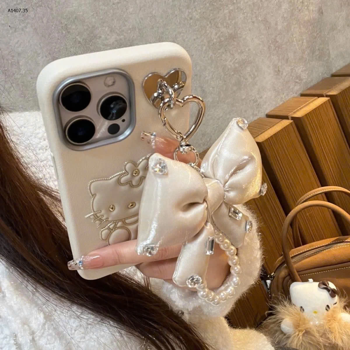 ỐP ĐIỆN THOẠI KÈM CHARM NƠ   - sỉ 90k
