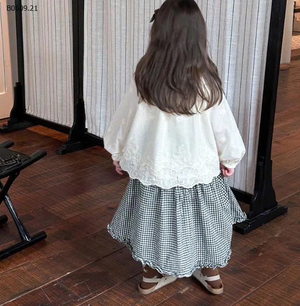 ÁO SƠ MI REN HOA MIX CHÂN VÁY CARO -Giá sỉ  sz 90-150: áo 218K, váy 178K Sz 160: áo 236, váy 190K Sz 170: áo 257K, váy 206k