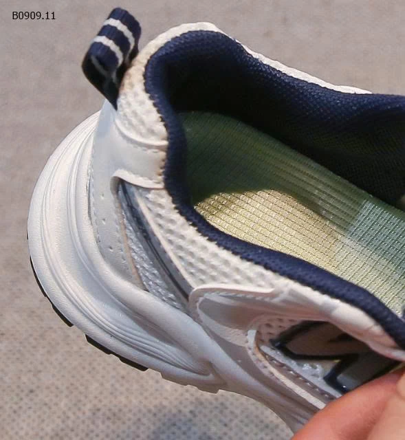 GIÀY THỂ THAO CHO BÉ-Giá sỉ Size 26-30: 170k  Size 31-37: 179k