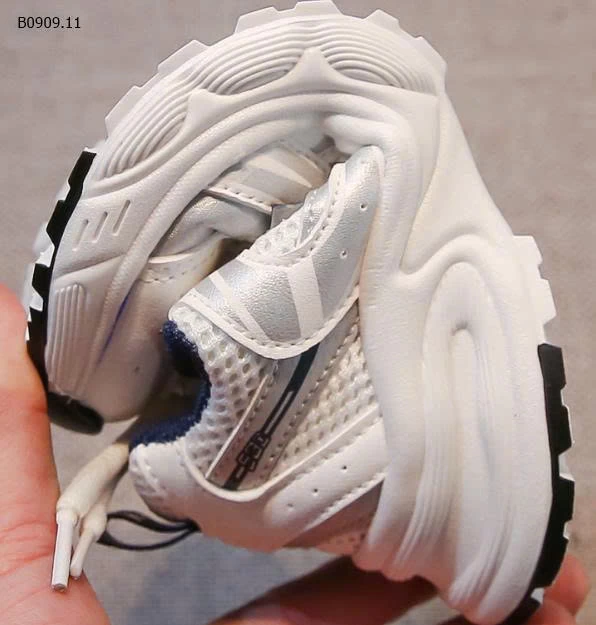 GIÀY THỂ THAO CHO BÉ-Giá sỉ Size 26-30: 170k  Size 31-37: 179k