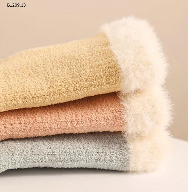 Tất ống giữa dày dặn ấm áp cho bé - sỉ 74k