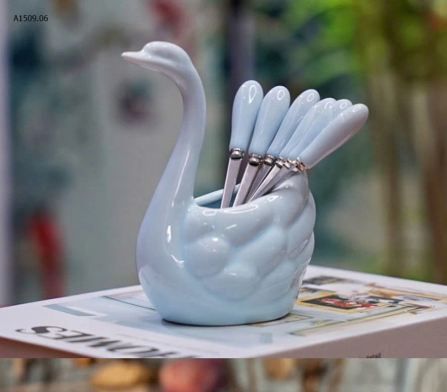 Khay thiên nga kèm 6 nĩa xinh quá - sỉ 95k