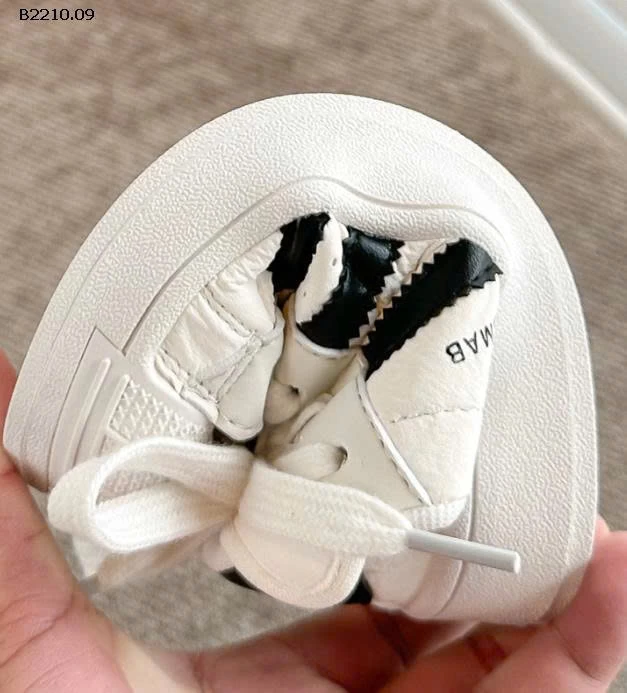 GIÀY THỂ THAO LABUBU CHO BÉ- sỉ 145k