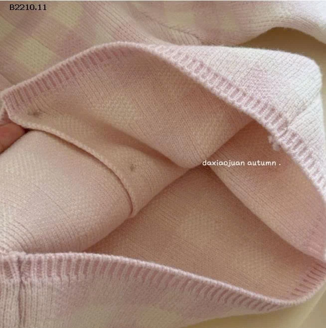 ÁO LEN MŨ QUẢ BÔNG KẺ CARO DỄ THƯƠNG  -Giá sỉ sz 90-130: 213k  sz 140-150: 249k