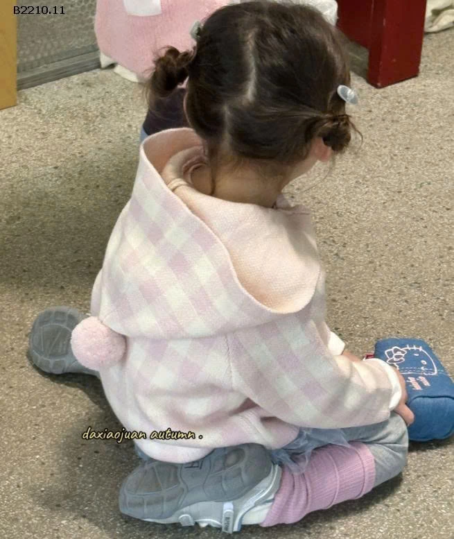 ÁO LEN MŨ QUẢ BÔNG KẺ CARO DỄ THƯƠNG  -Giá sỉ sz 90-130: 213k  sz 140-150: 249k