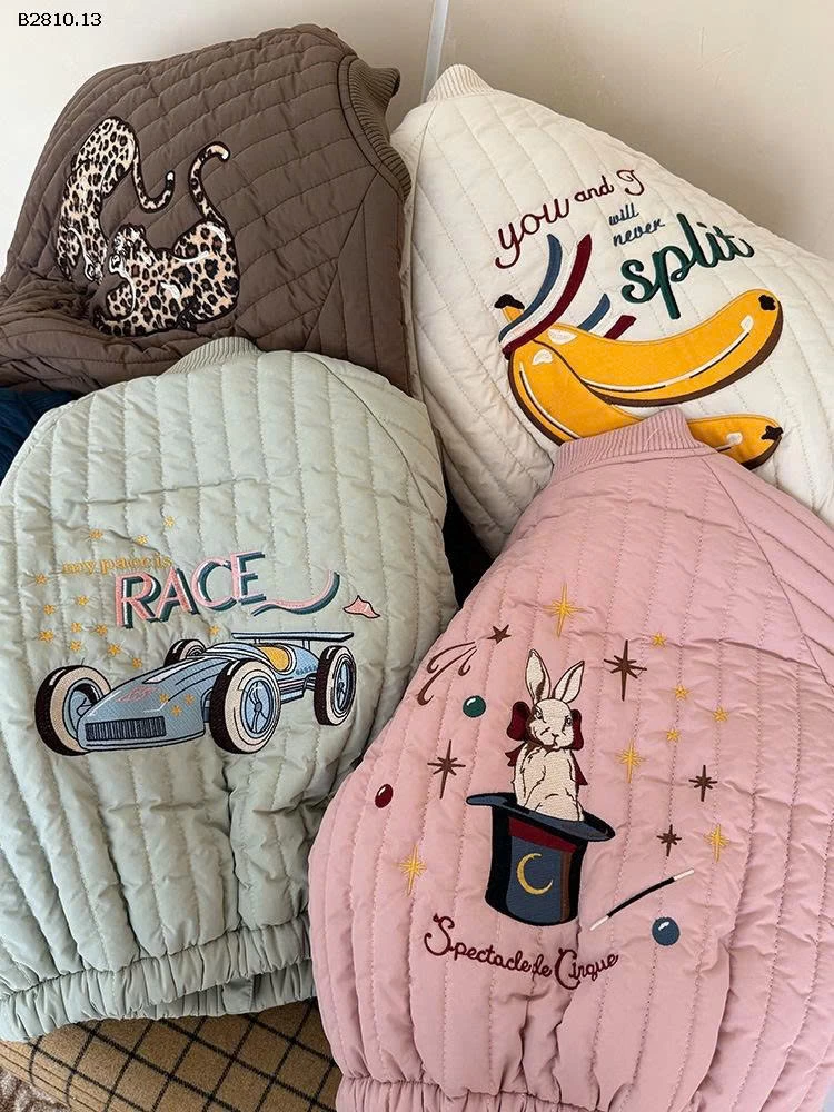 KHOÁC BOMBER THÊU HÌNH LÓT LÔNG-Giá sỉ  size 90-120: 272k  size 130-150: 296k