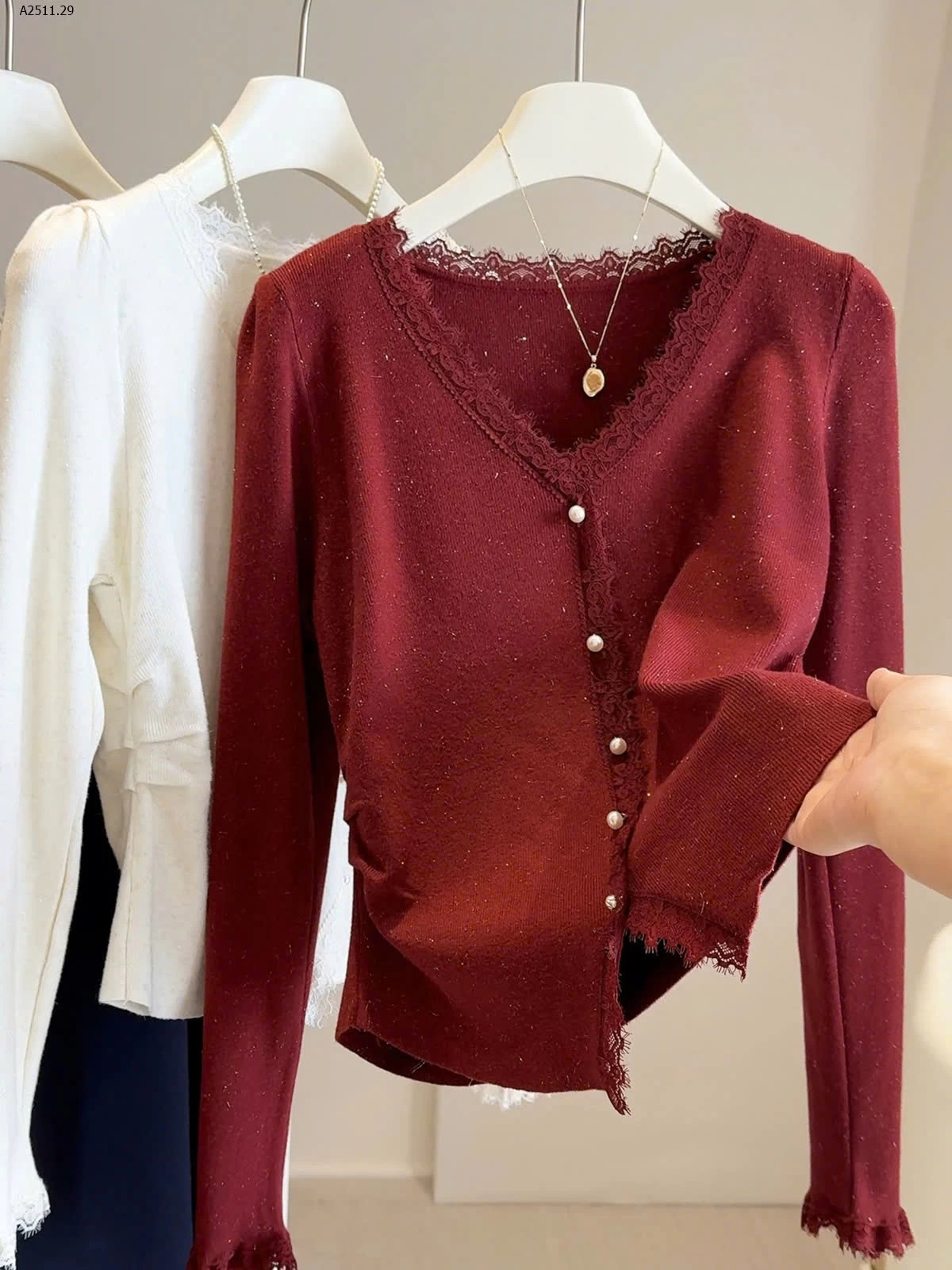 Áo len cổ chữ V dài tay dành cho nữ họa tiết lấp lánh nhà ANNA-Giá sỉ 185k