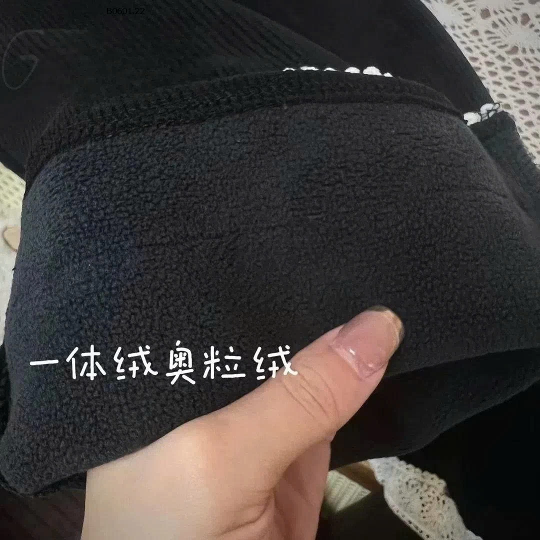 Quần xuông tăm lót nỉ phối gấu ren bé gái-sỉ 145k