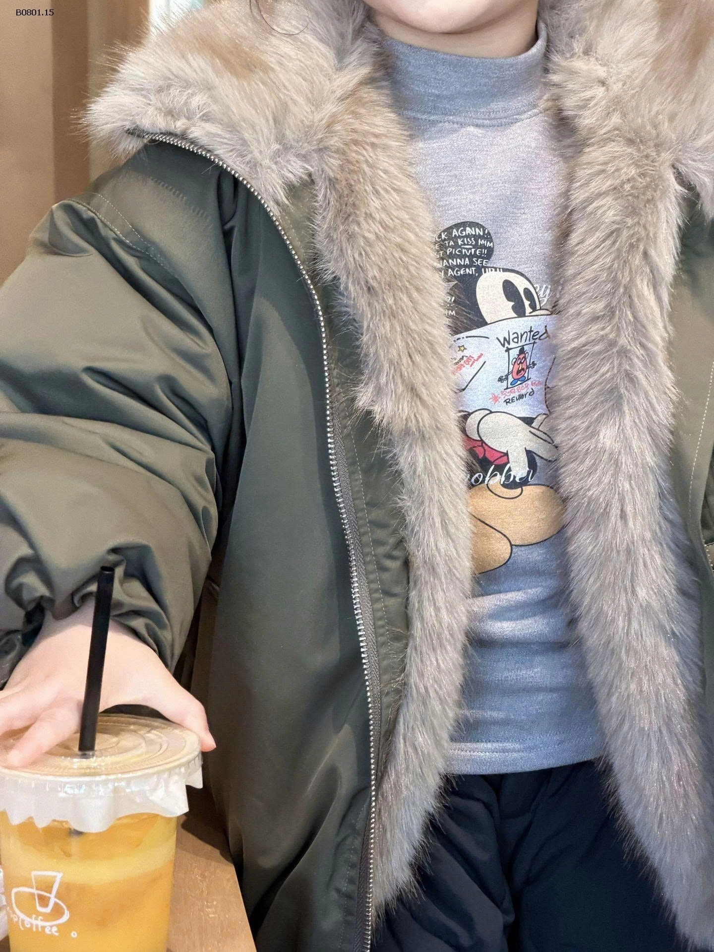 SET VINTAGE Áo khoác cổ lông màu xanh rêu quân đội phong cách hàn quốc-Giá sỉ  như sau Áo khoác :  330k  Quần : 210k Áo thun mặc trong : 145k