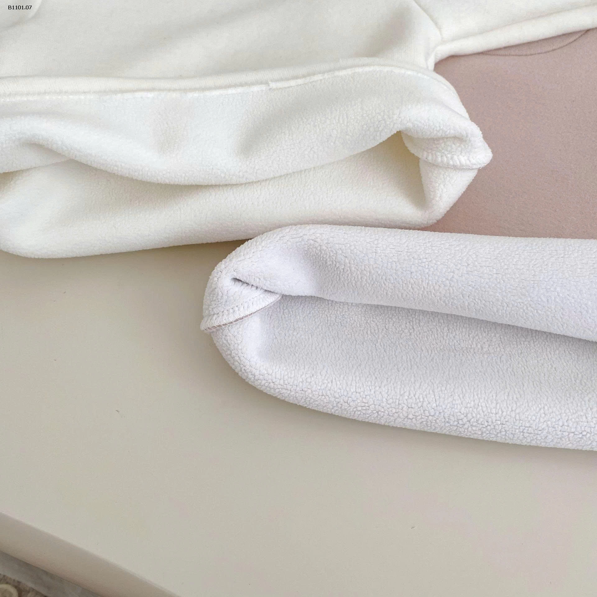 Áo giữ nhiệt mùa đông 2025 cho trẻ em màu trơn, cổ tròn- giá sỉ 140k