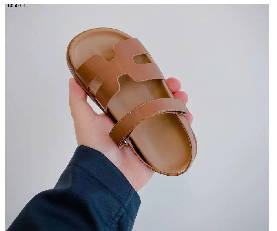 Dép xăng đan cho bé Giá sỉ  sz 26-30:  139k sz 31-36: 149k