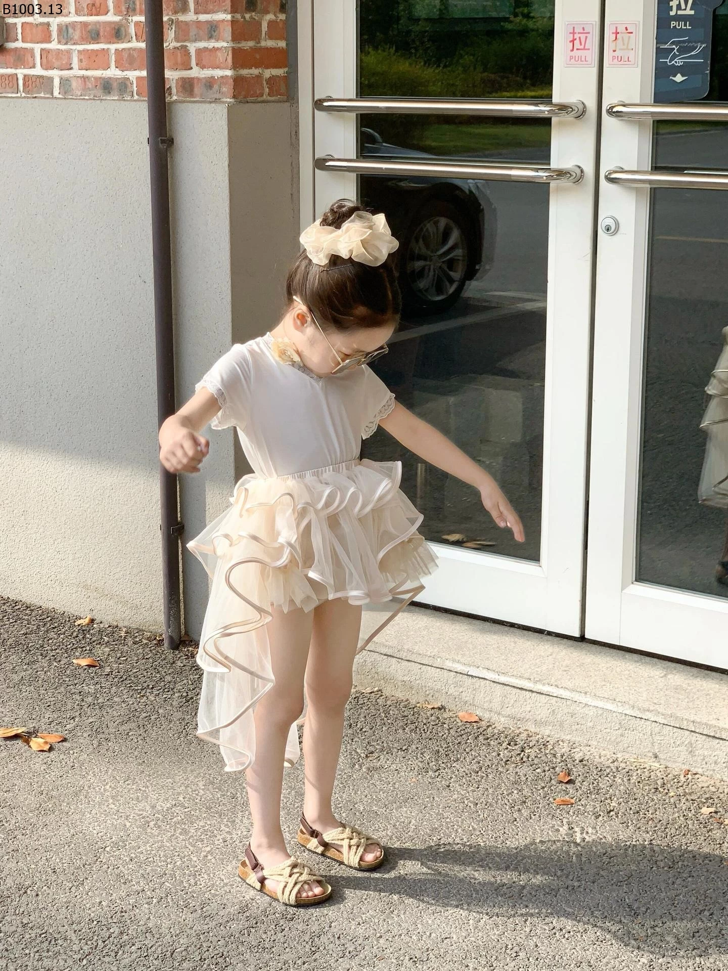 ÁO THUN CỔ V MIX VÁY REN BG Giá sỉ áo 139k váy 211k