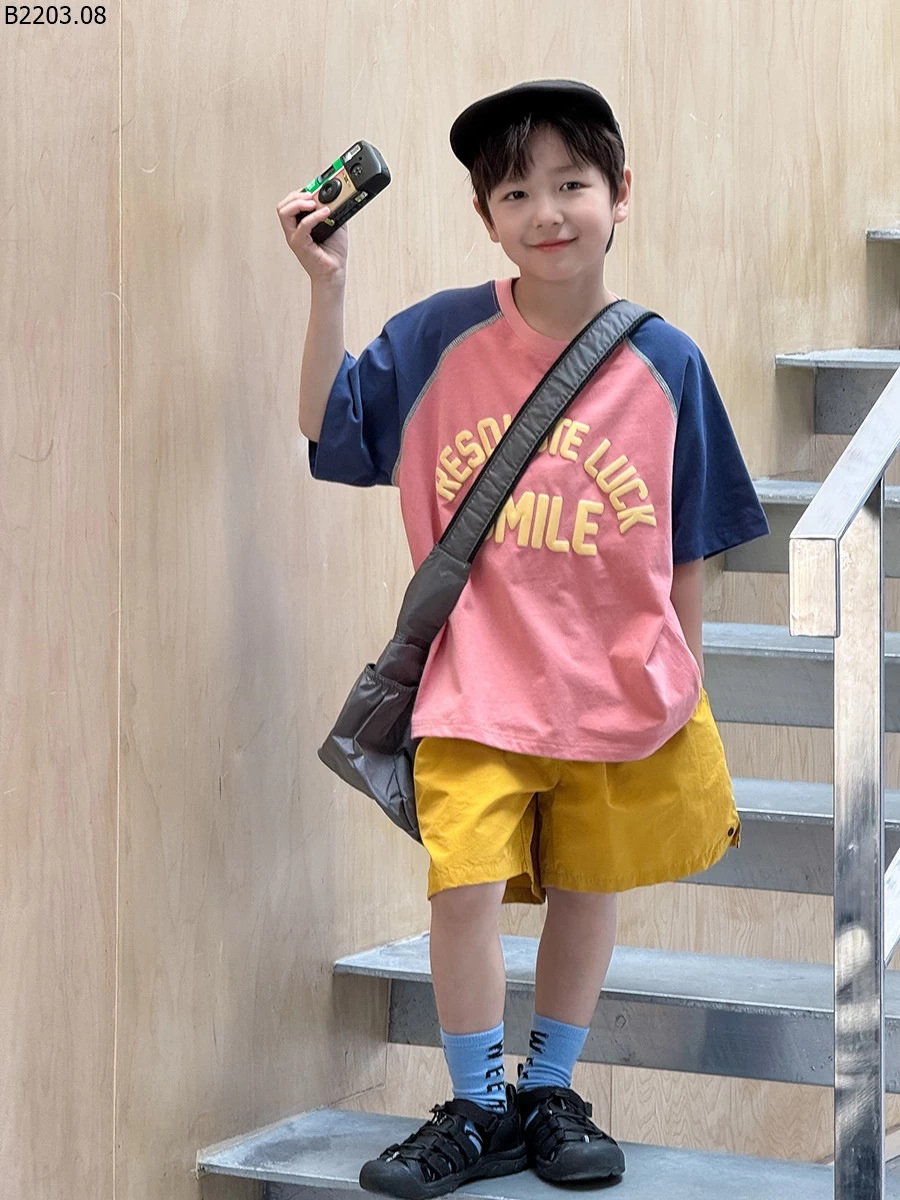 Áo thun tay raglan in chữ Elmo Baby gia si sz 90-150--- G.i.á 112k sz 160--- G.i.á 123k