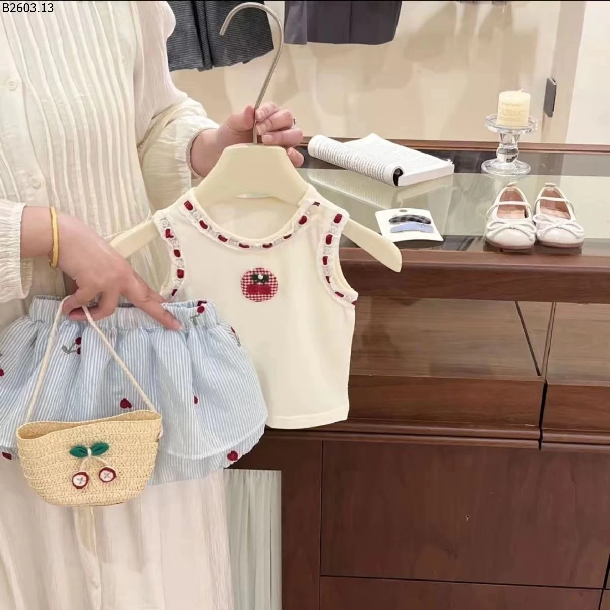 SET ÁO SÁT NÁCH MIX CHÂN VÁY KẺ CHO BG sỉ 240k