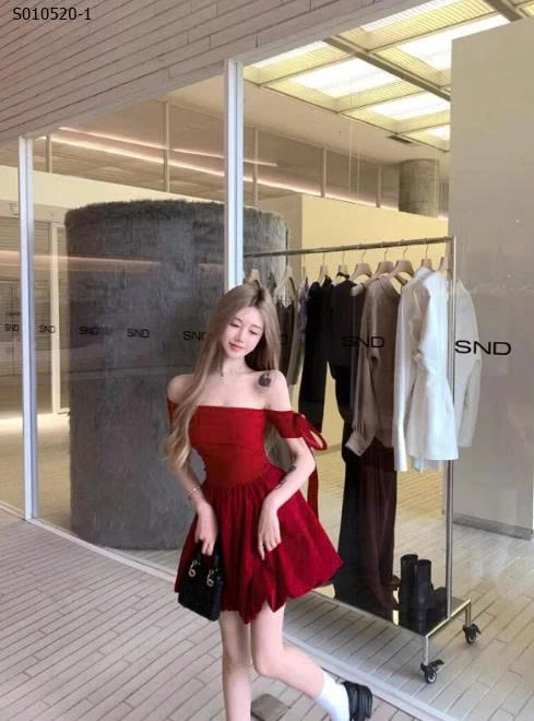 Váy bí ngắn trễ vai một bên vai phong cách Hepburn cho nữ - 410,000