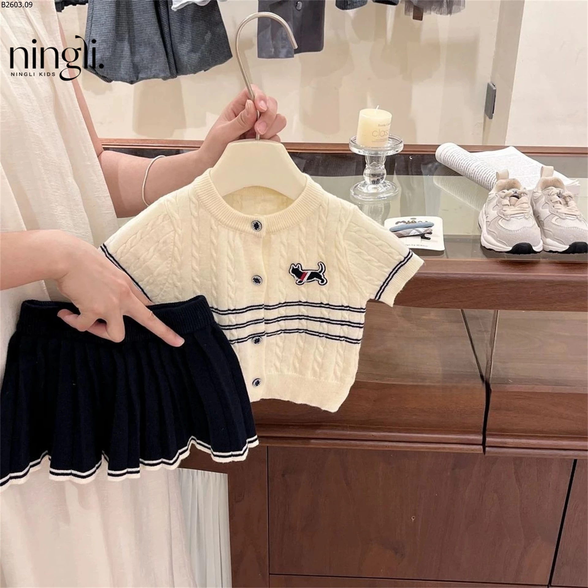 SET ÁO LEN CÚN MIX CHÂN VÁY XẾP LY sỉ 235k